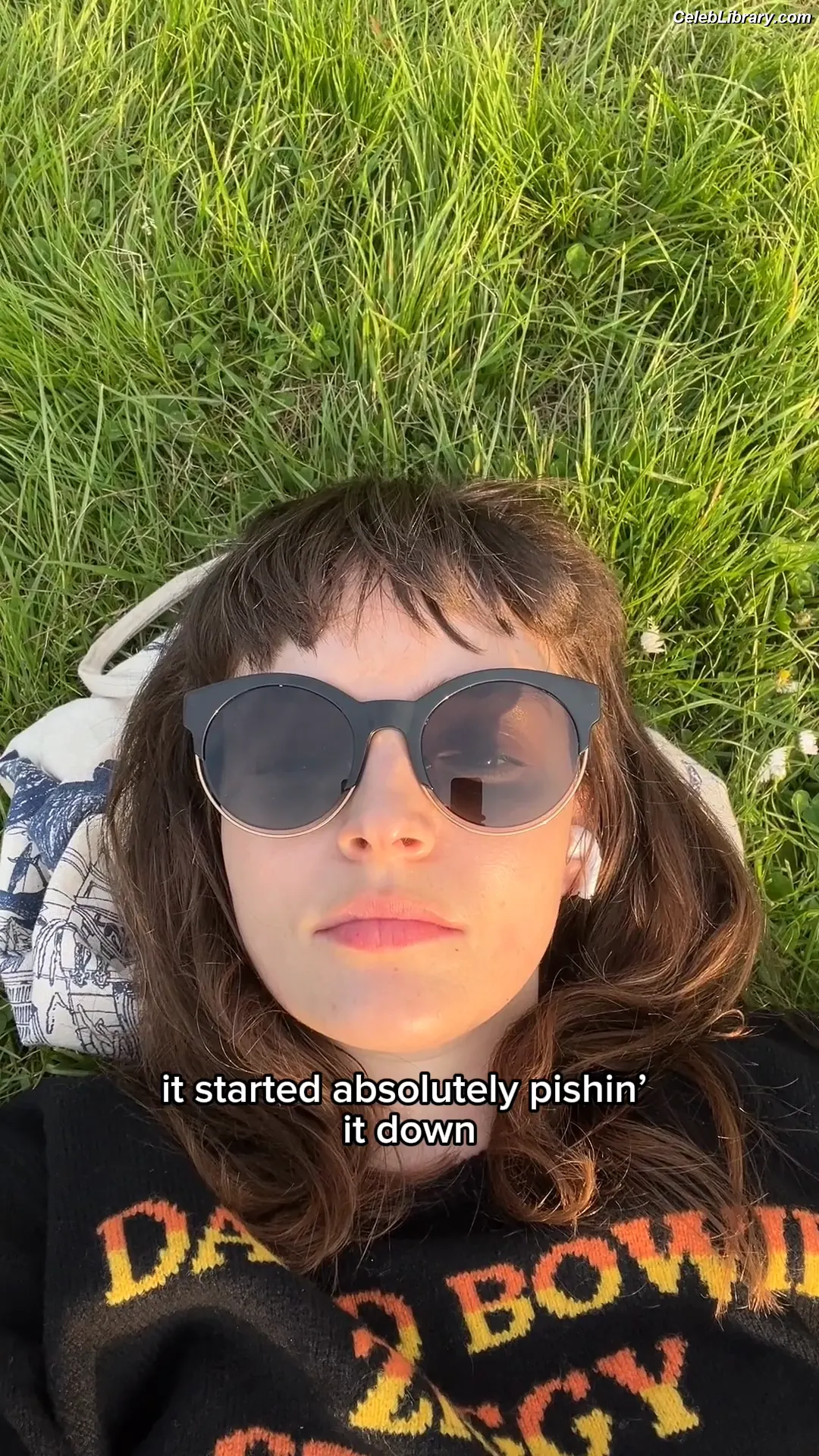 Lauren Mayberry photo 1 of 1227