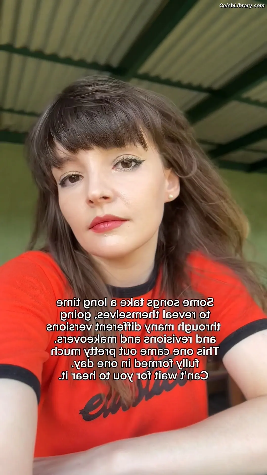 Lauren Mayberry photo 21 of 1227
