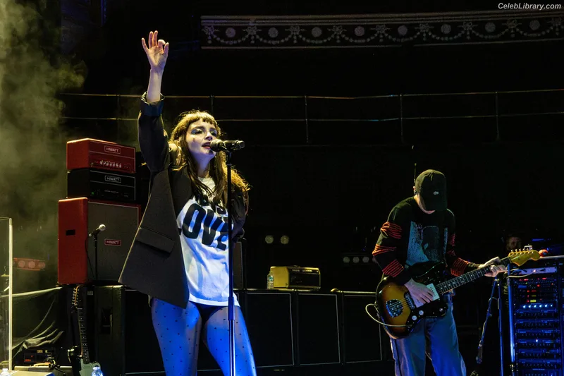 Lauren Mayberry photo 3 of 1227