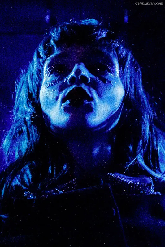 Lauren Mayberry photo 14 of 1227