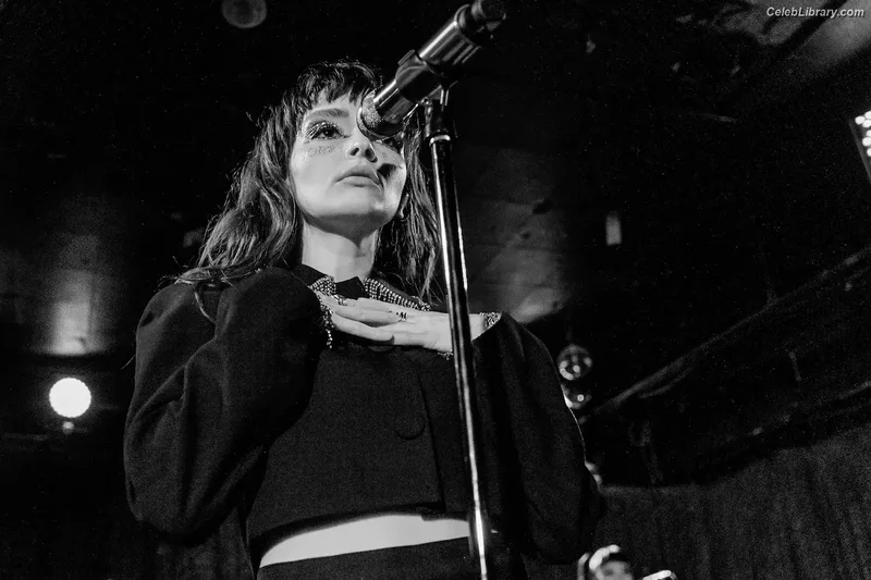 Lauren Mayberry photo 20 of 1227