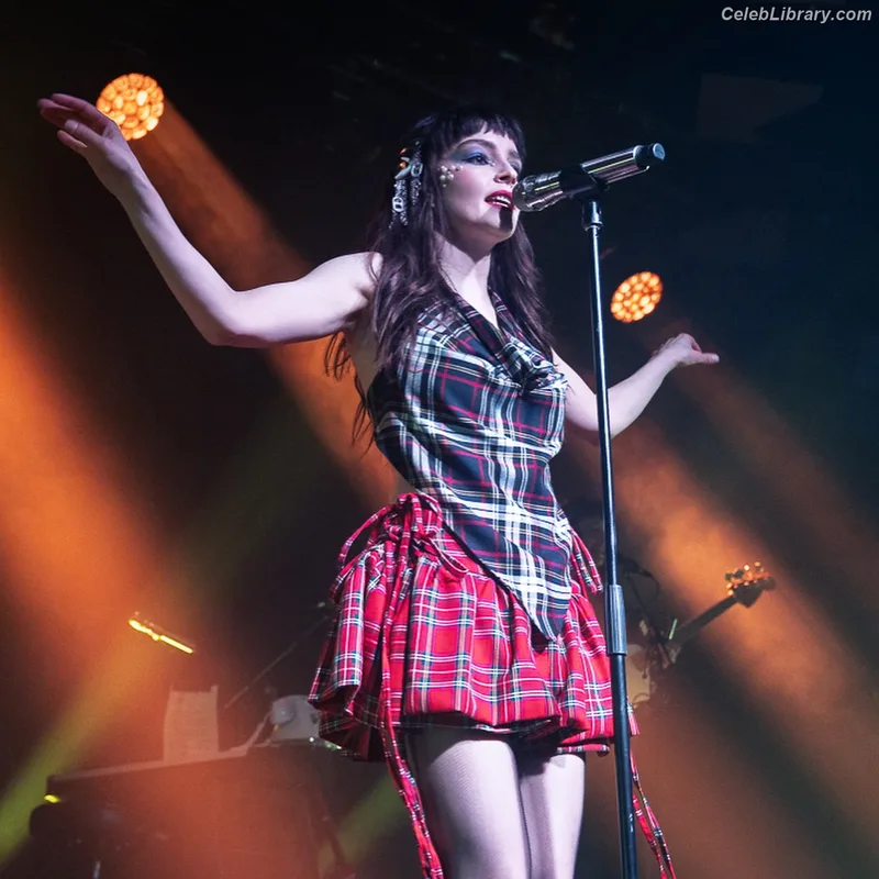 Lauren Mayberry photo 15 of 1227