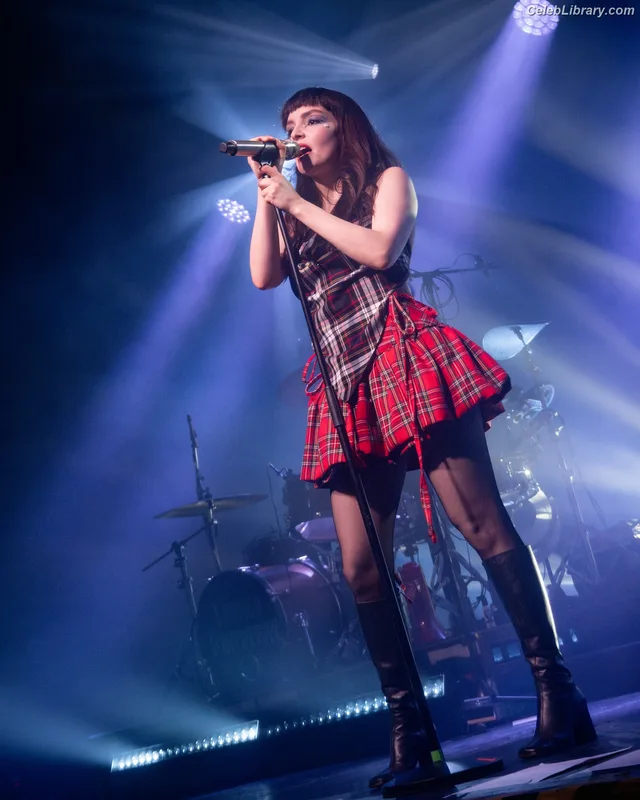 Lauren Mayberry photo 23 of 1227