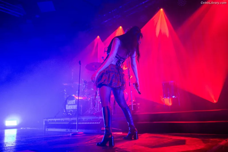 Lauren Mayberry photo 17 of 1227