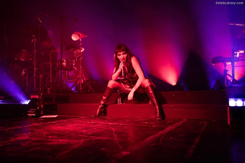 Lauren Mayberry photo 18 of 1227