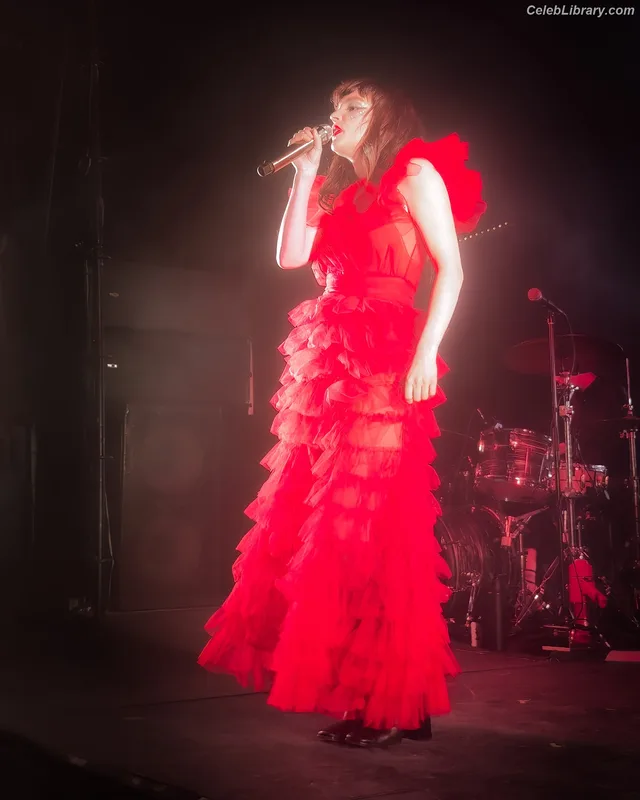 Lauren Mayberry photo 23 of 1227