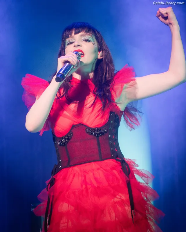 Lauren Mayberry photo 12 of 1227