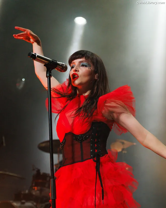 Lauren Mayberry photo 17 of 1227