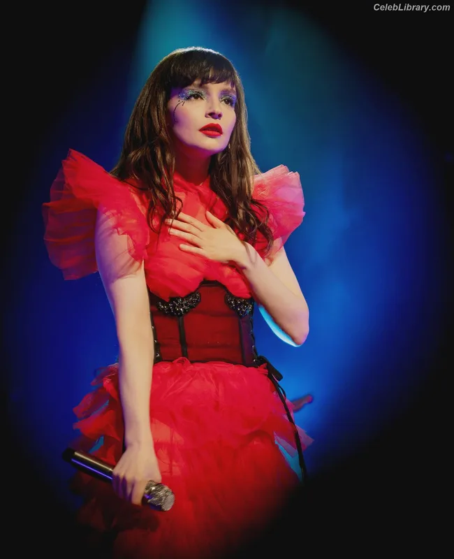 Lauren Mayberry photo 18 of 1227