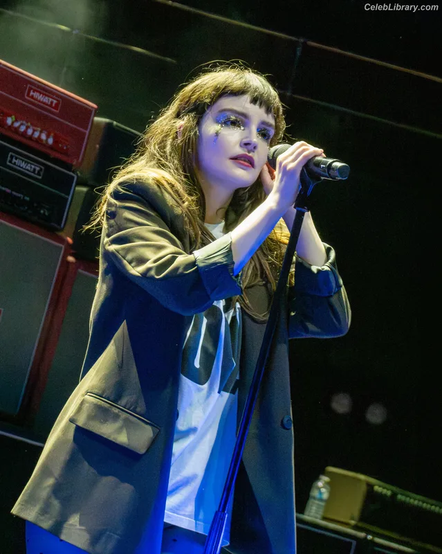 Lauren Mayberry photo 10 of 1227