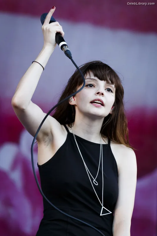 Lauren Mayberry photo 14 of 1227