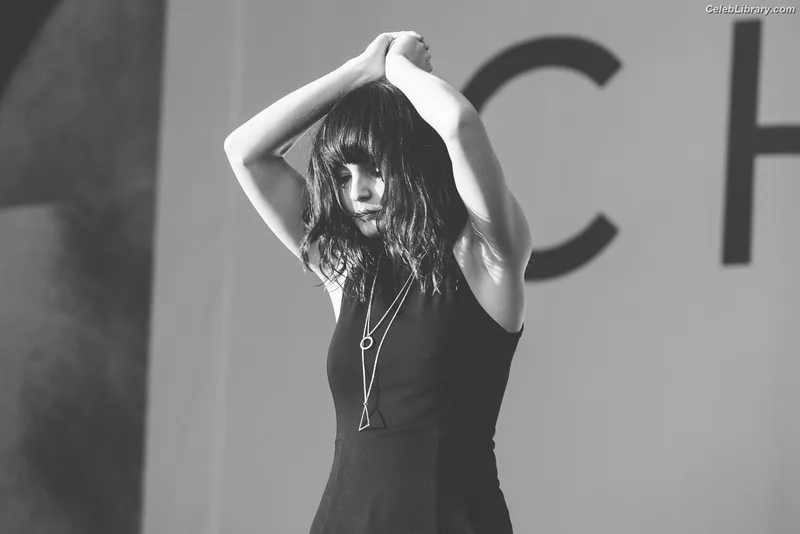 Lauren Mayberry photo 23 of 1227
