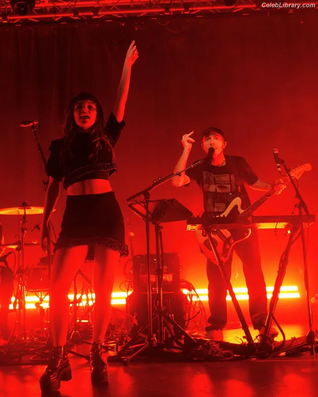 Lauren Mayberry photo 8 of 1227