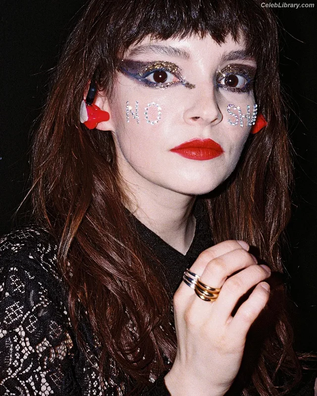 Lauren Mayberry photo 20 of 1227