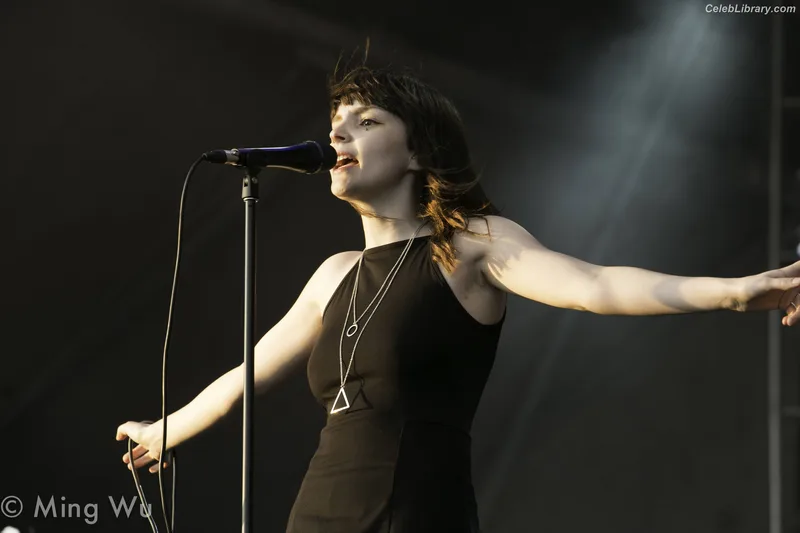 Lauren Mayberry photo 23 of 1227