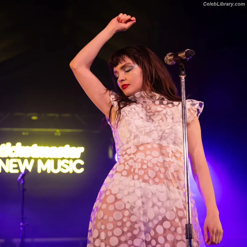 Lauren Mayberry photo 20 of 1227