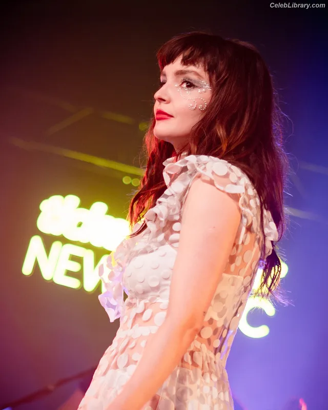 Lauren Mayberry photo 15 of 1227