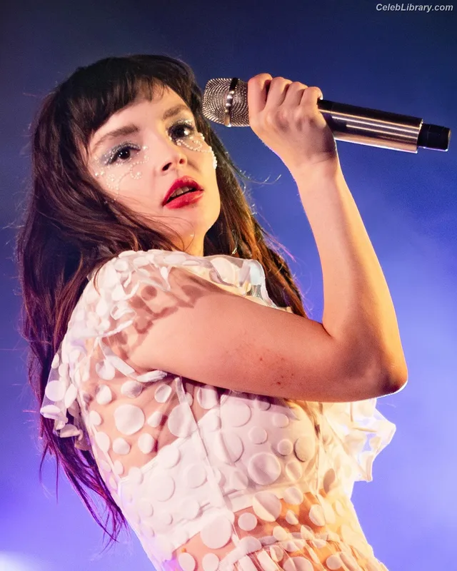 Lauren Mayberry photo 6 of 1227