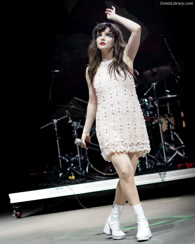 Lauren Mayberry photo 21 of 1227