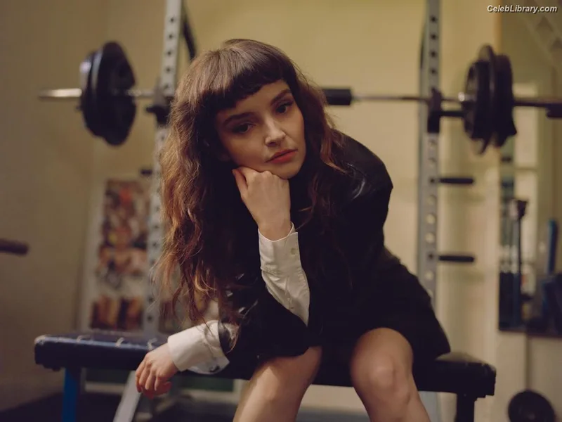 Lauren Mayberry photo 2 of 1227