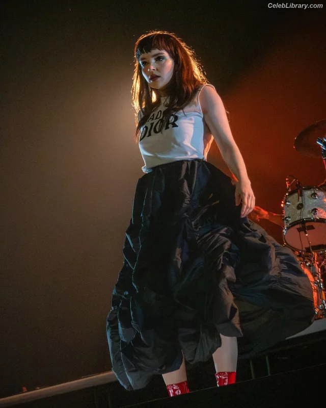 Lauren Mayberry photo 8 of 1227