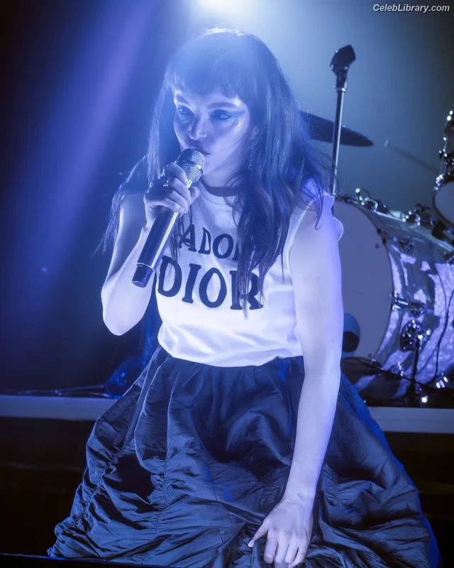 Lauren Mayberry photo 10 of 1227
