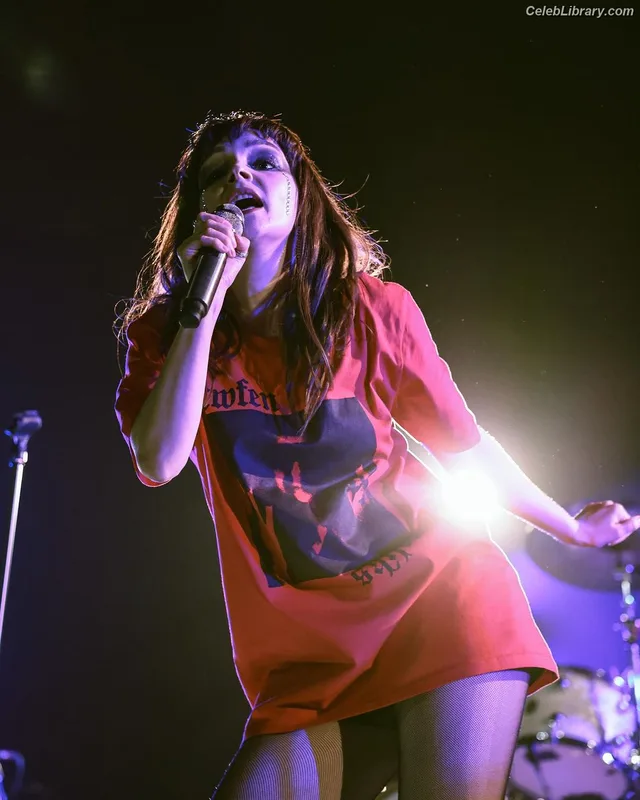 Lauren Mayberry photo 22 of 1227