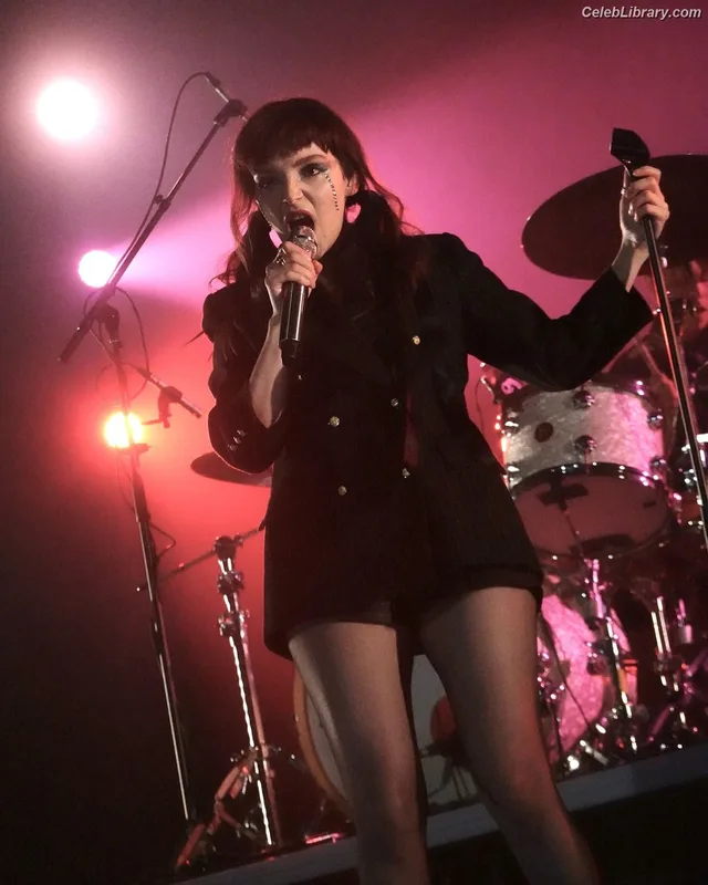 Lauren Mayberry photo 13 of 1227