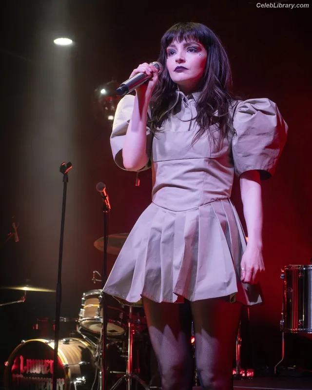 Lauren Mayberry photo 11 of 1227