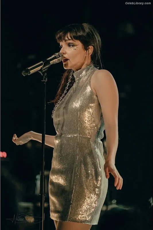 Lauren Mayberry photo 21 of 1227