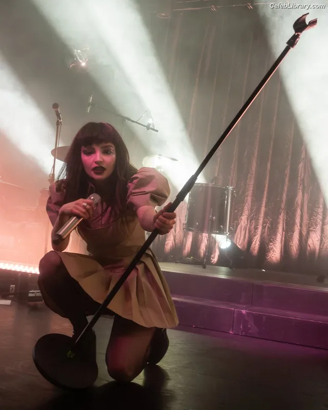 Lauren Mayberry photo 23 of 1227