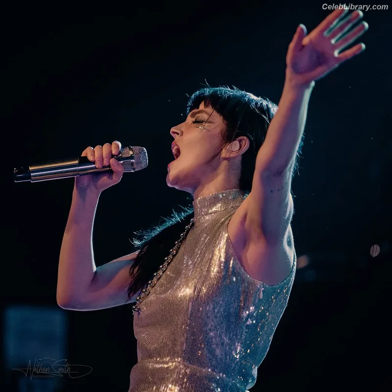 Lauren Mayberry photo 10 of 1227