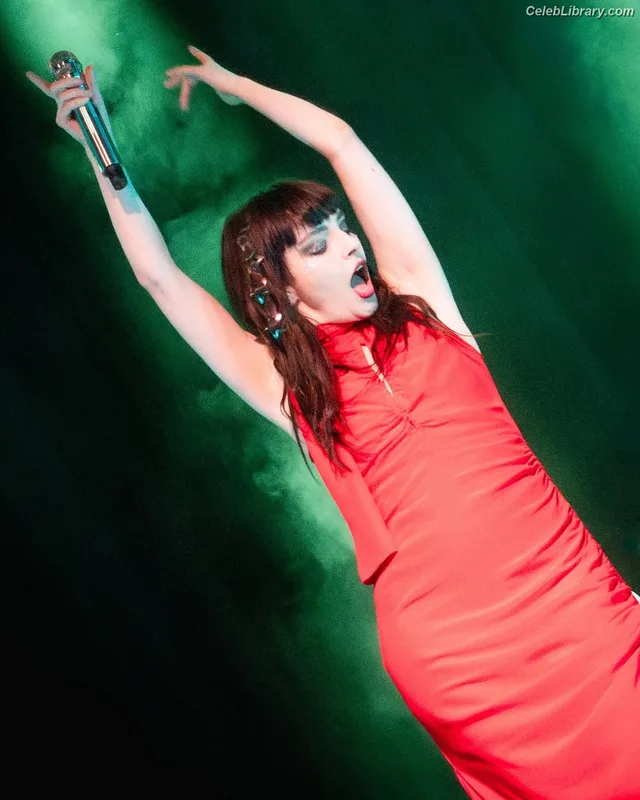 Lauren Mayberry photo 23 of 1227