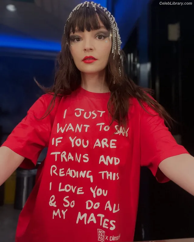 Lauren Mayberry photo 14 of 1227