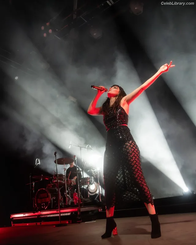 Lauren Mayberry photo 17 of 1227