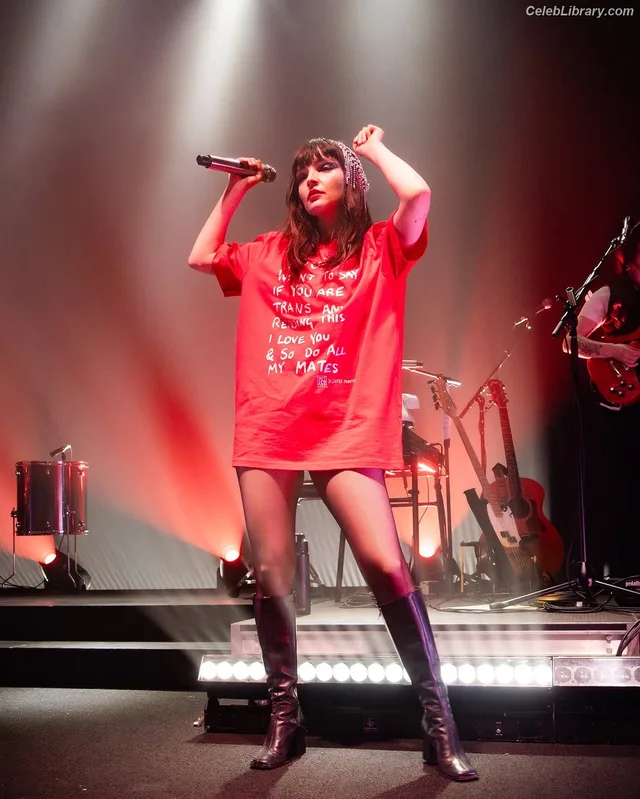 Lauren Mayberry photo 20 of 1227