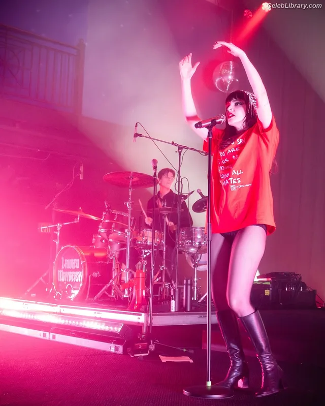 Lauren Mayberry photo 9 of 1227