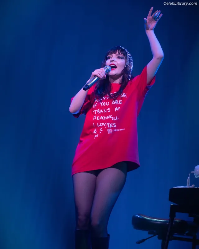 Lauren Mayberry photo 13 of 1227
