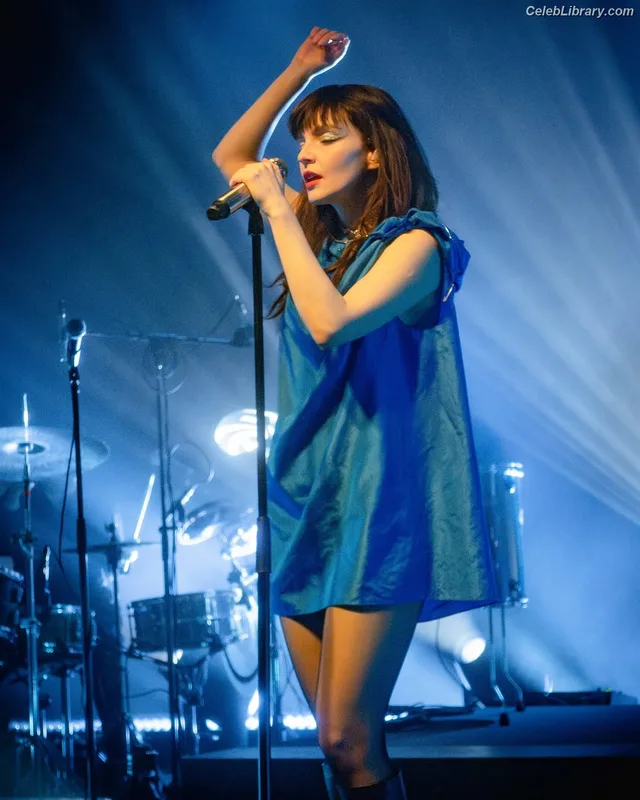 Lauren Mayberry photo 22 of 1227