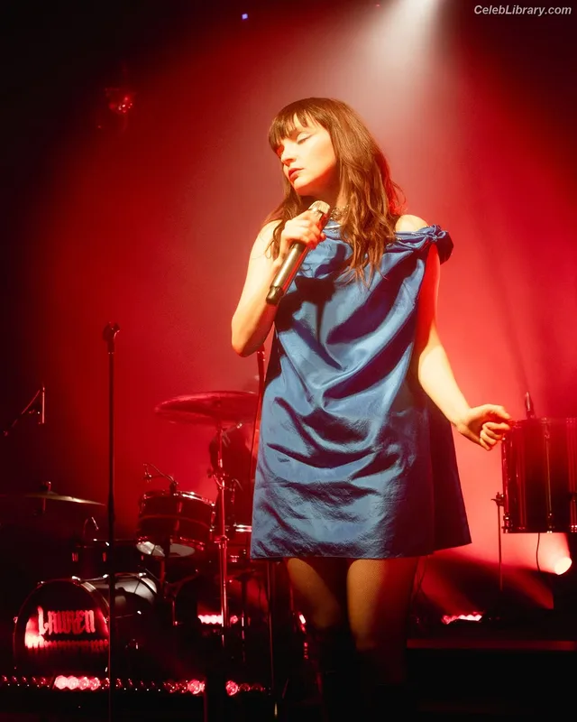 Lauren Mayberry photo 23 of 1227