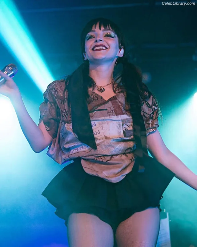 Lauren Mayberry photo 8 of 1227