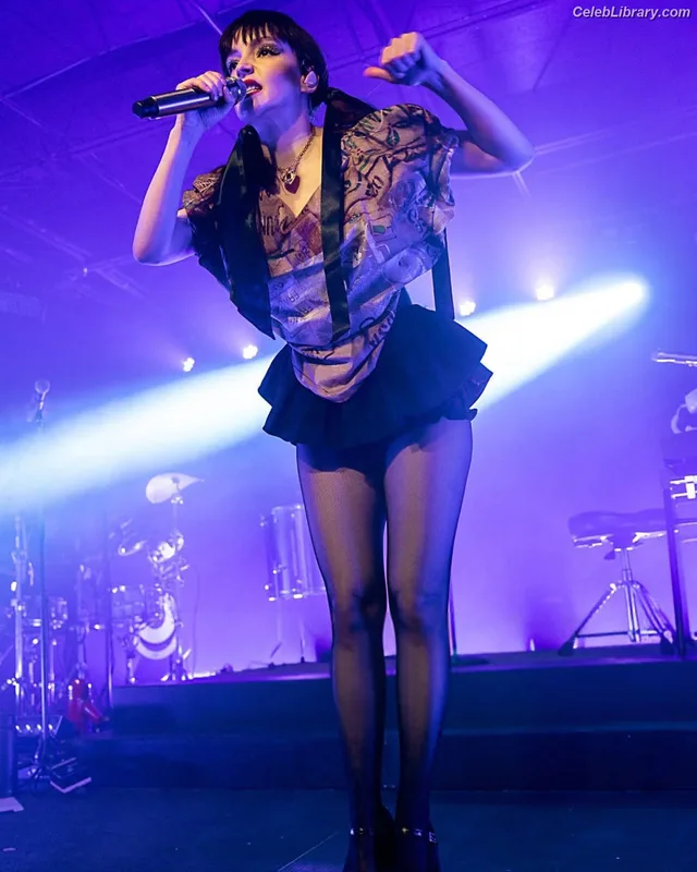 Lauren Mayberry photo 10 of 1227