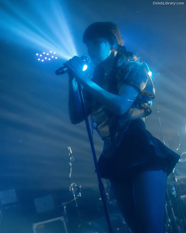 Lauren Mayberry photo 11 of 1227