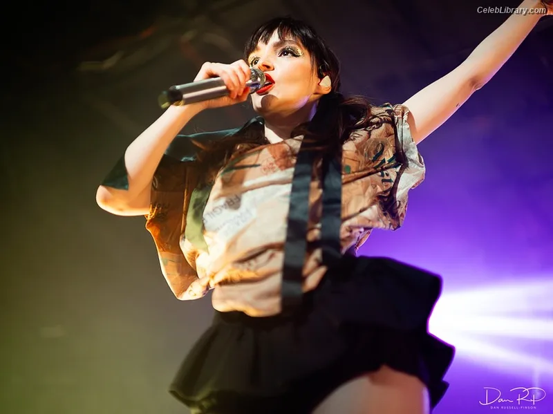 Lauren Mayberry photo 12 of 1227