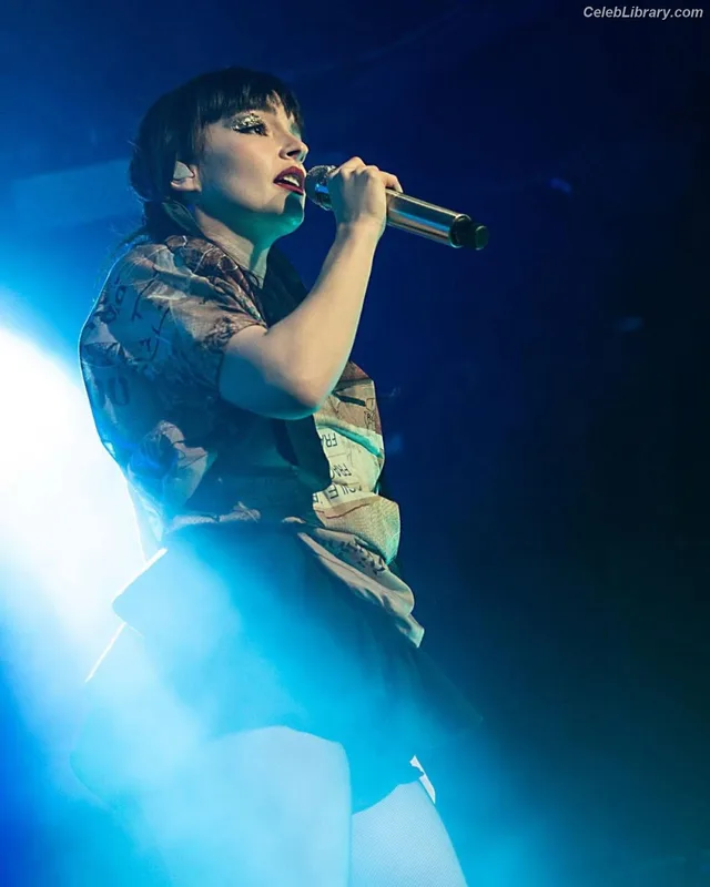 Lauren Mayberry photo 21 of 1227