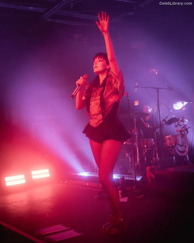 Lauren Mayberry photo 22 of 1227