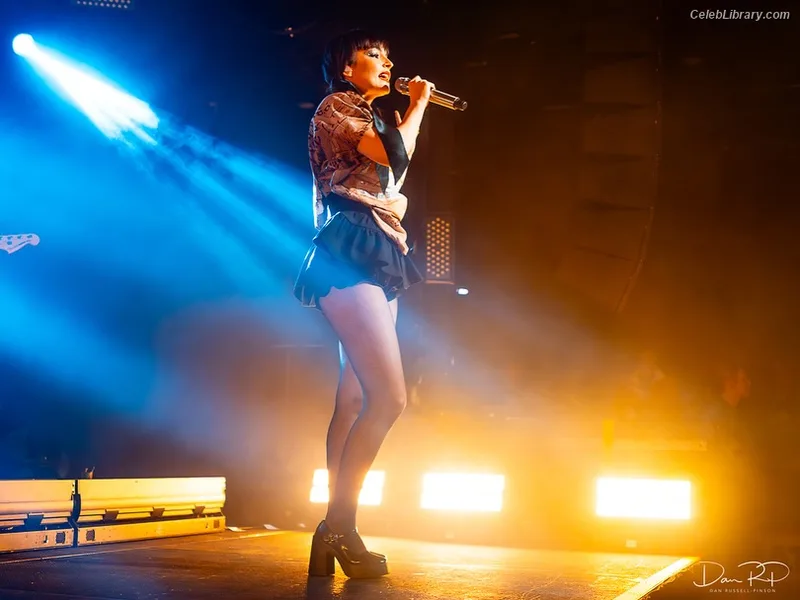 Lauren Mayberry photo 8 of 1227