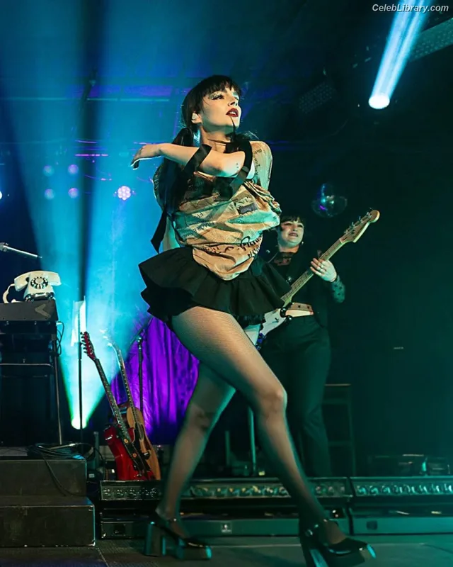 Lauren Mayberry photo 12 of 1227