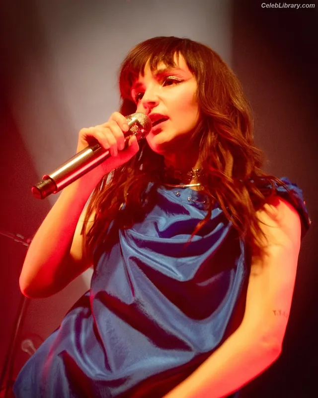 Lauren Mayberry photo 16 of 1227