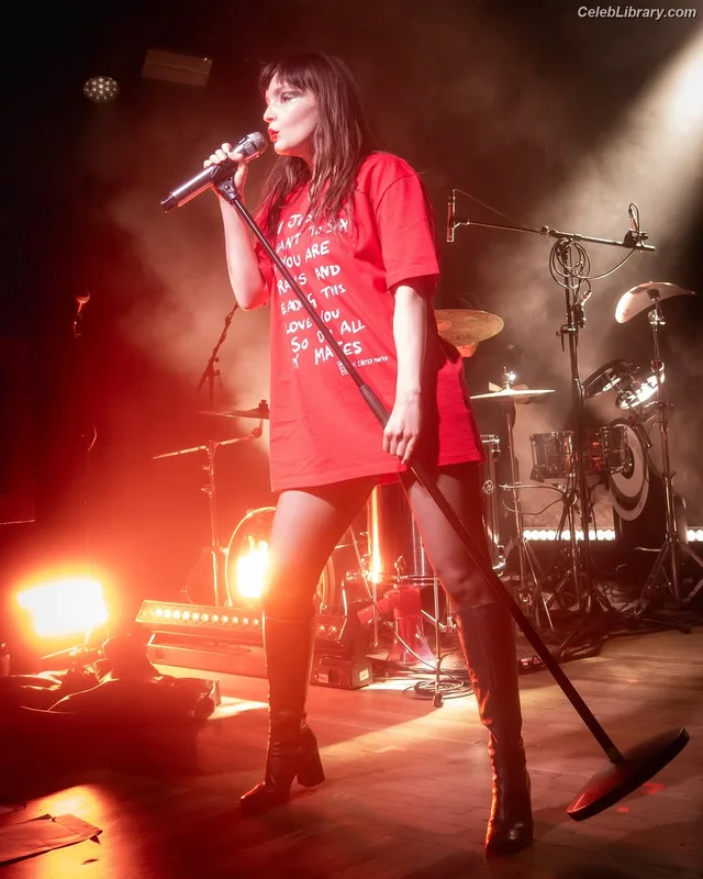 Lauren Mayberry photo 22 of 1227